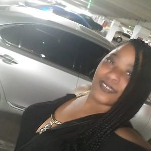 Meet your Posher, Renee